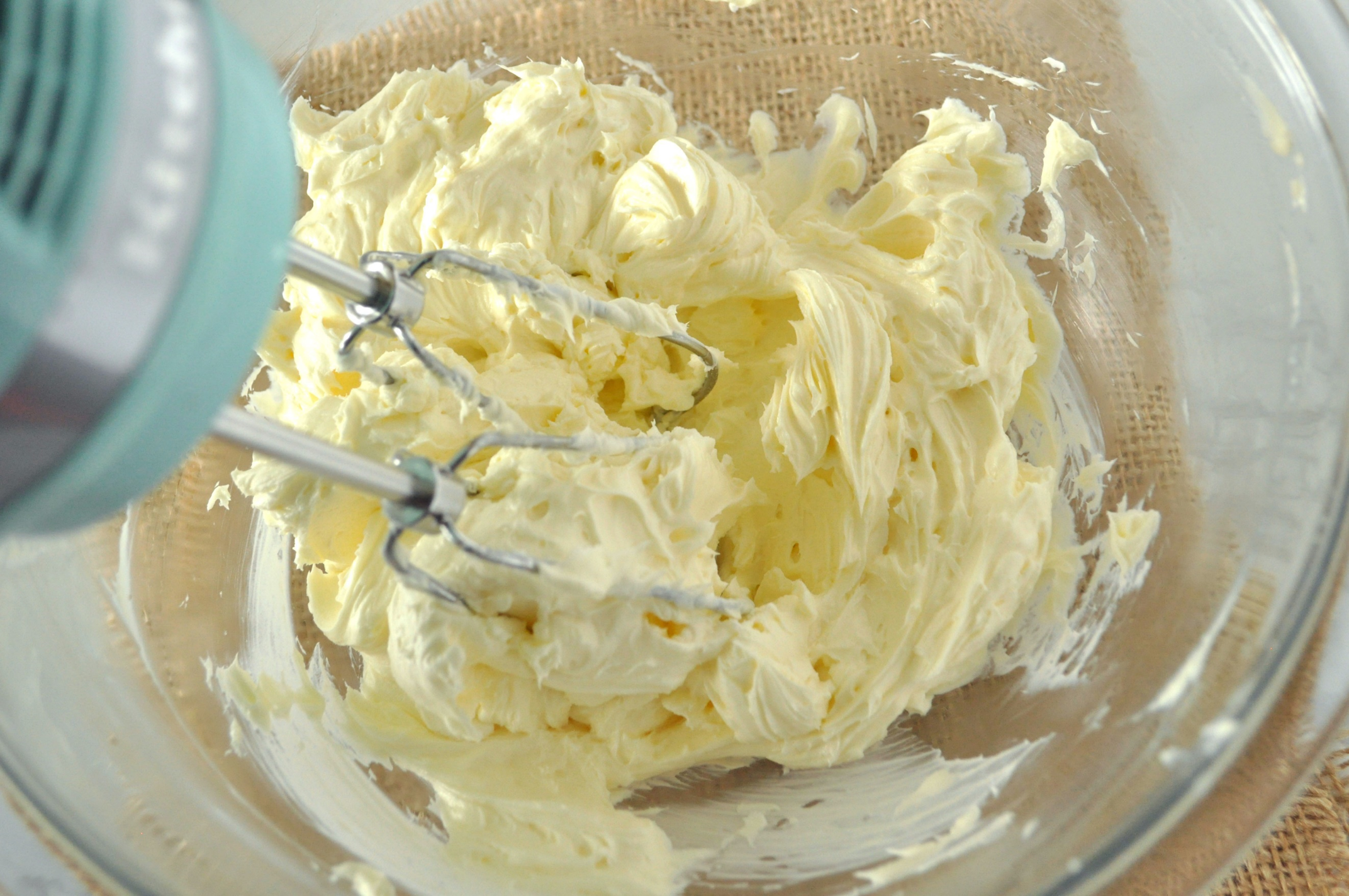 2 Cadbury Mini Eggs Dip