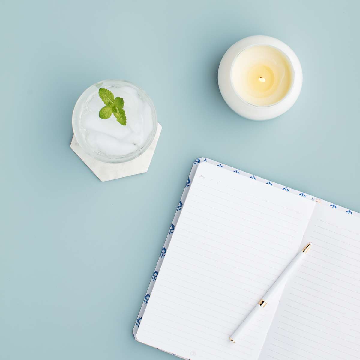 socialsquares_notewritingflatlays13-1